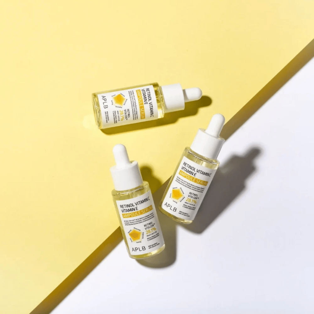 APLB Retinol Vitamin C Vitamin E Ampoule Serum op gele en witte achtergrond