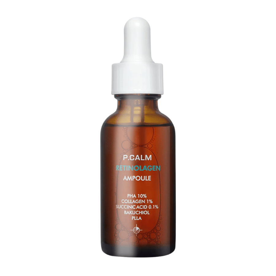 Vrijgestelde productafbeelding van P.CALM Retinolagen Ampoule op een lichte achtergrond. De bruine glazen fles met pipet en minimalistisch ontwerp geeft een klinische en professionele indruk.