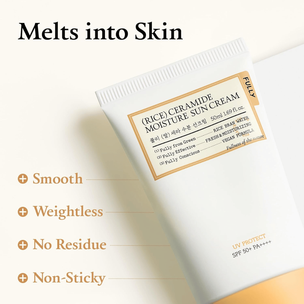 Campagnebeeld voor FULLY Rice Ceramide Moisture Sun Cream dat de lichte en snel absorberende formule benadrukt. De focus ligt op het gevoel op de huid met de boodschap dat het product intrekt zonder plakkerigheid, witte waas of zware finish.