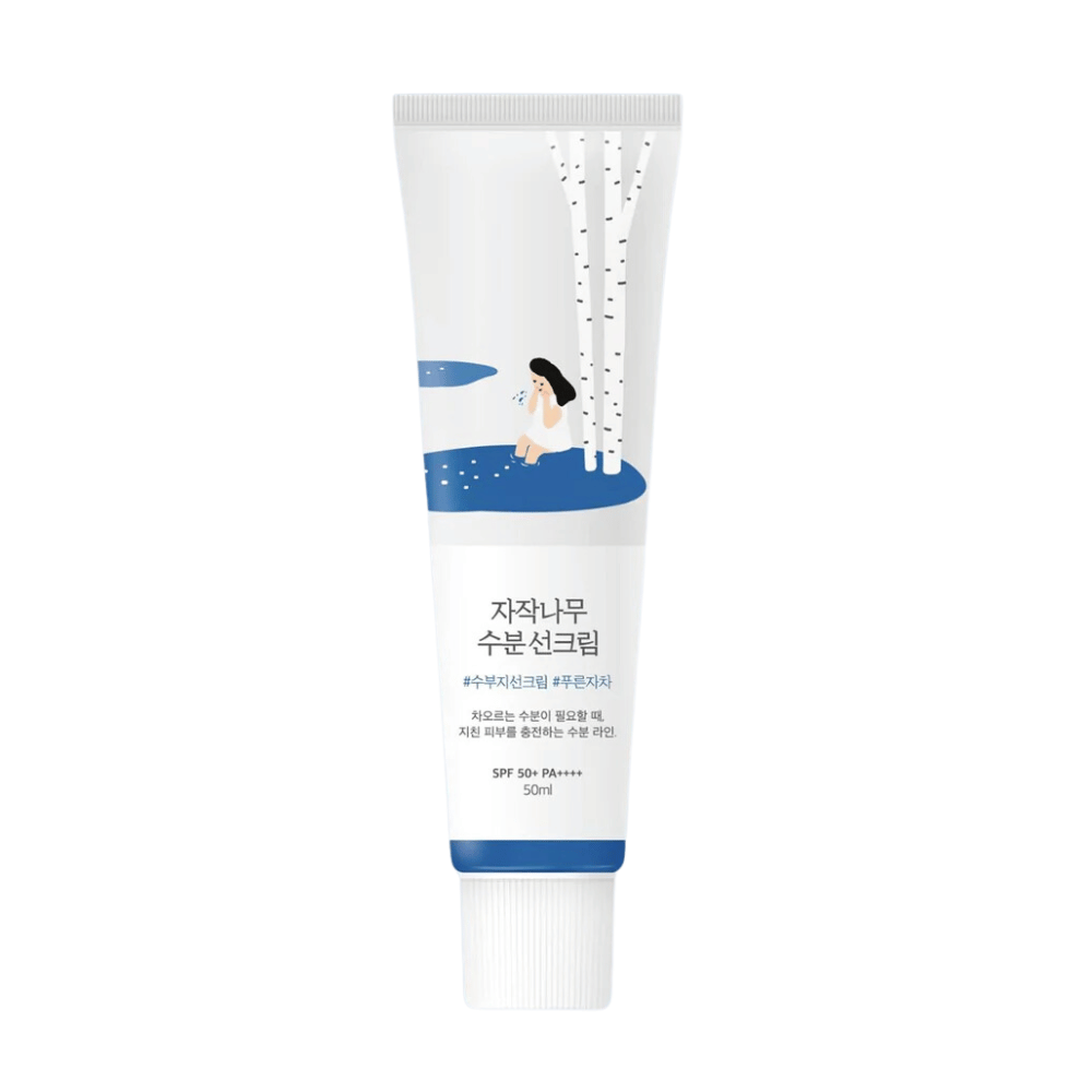 Een tube met Round Lab Birch Juice Moisturizing Sunscreen SPF50+ PA++++ 50ml.