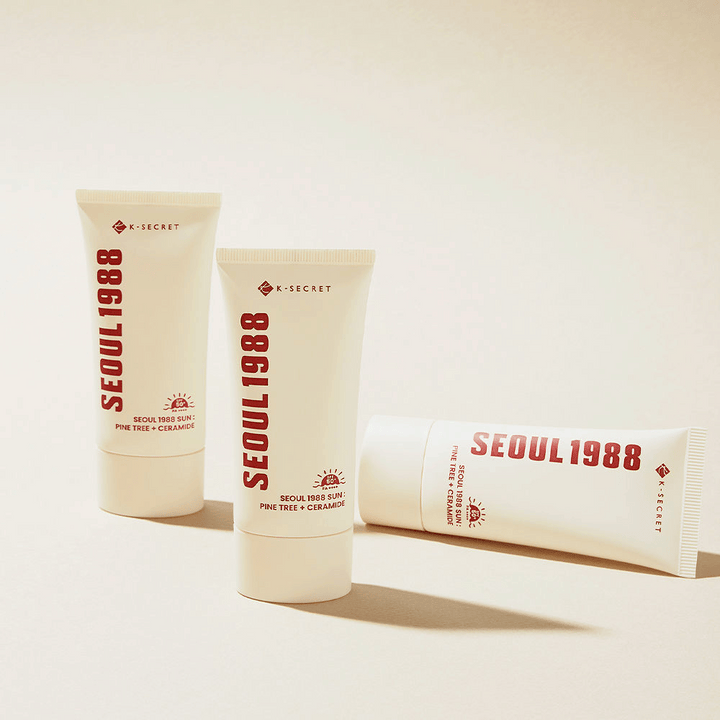 SEOUL 1988 Sun Pine Tree + Ceramide är en solkräm som skyddar mot UV-strålning samtidigt som den stärker hudbarriären med ceramider och extrakt från tall.