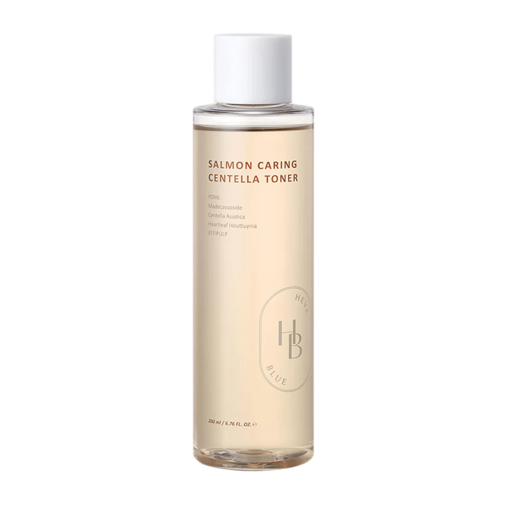 Salmon Caring Centella Toner productafbeelding – Koreaanse toner met PDRN en centella die diep hydrateert, de huidbarrière versterkt en de huid voorbereidt op verdere huidverzorging.