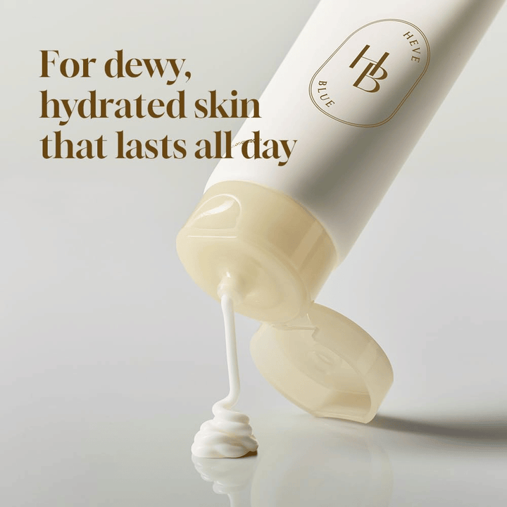 Salmon Caring Centella Cream met PDRN 5000ppm die uit de tube wordt geperst – hydraterende gezichtscrème voor een dauwfrisse en langdurig gehydrateerde huid.