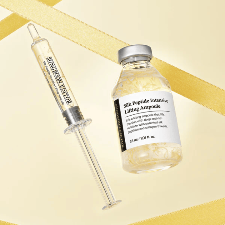 SUNGBOON EDITOR Silk Peptide Intensive Lifting Ampoule serum met silk peptides en collageen dat de huid hydrateert, de elasticiteit verbetert en zorgt voor een stevigere huid.