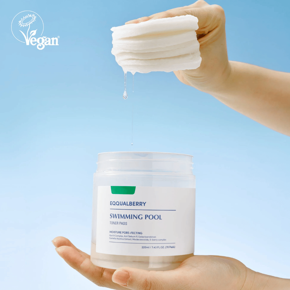 Equalberry Swimming Pool Toner Pads zijn veganistische en hydraterende pads met een druppelend serumrijk inhoud – perfect om de huid op te frissen en te kalmeren.