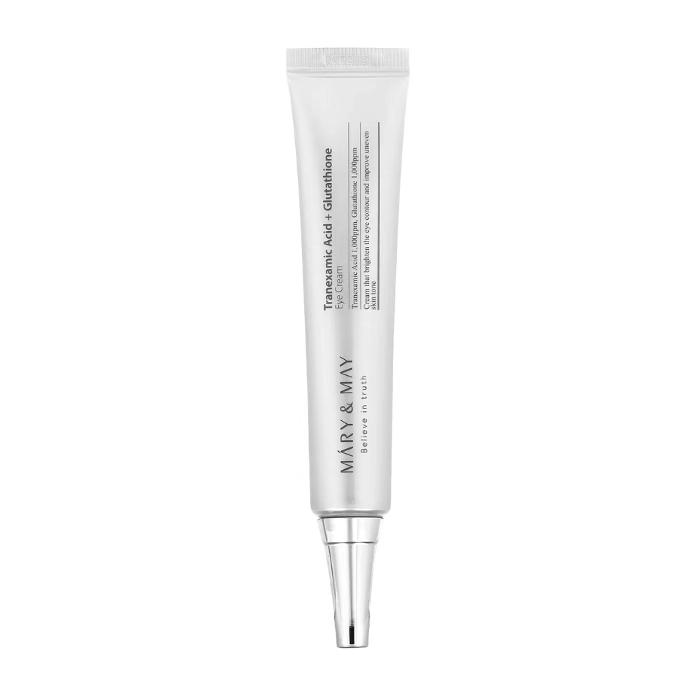 Productafbeelding van een witte tube van MARY & MAY met "Tranexamic Acid + Glutathione Eye Cream". Tekst op de verpakking benadrukt de eigenschappen om het gebied rond de ogen op te lichten en te behandelen. De tube is ontworpen voor eenvoudige en nauwkeurige applicatie.
