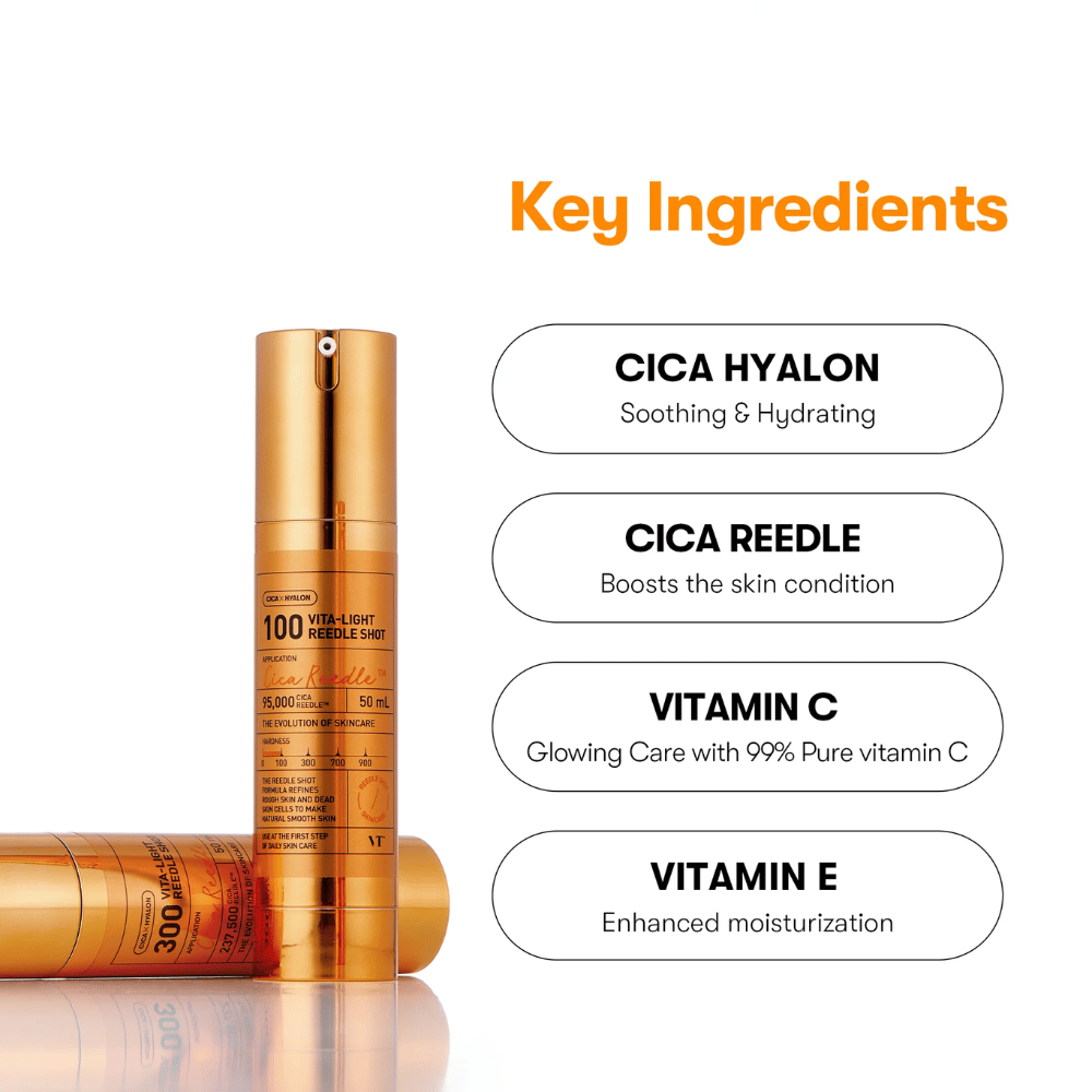 Gouden fles VT Cica Hyalon Vita-Light Reedle Shot 100hL, 50 ml, met pomp, staand naast liggende fles. Rechts worden de belangrijkste ingrediënten opgesomd: Cica Hyalon, Cica Reedle, Vitamine C en Vitamine E.