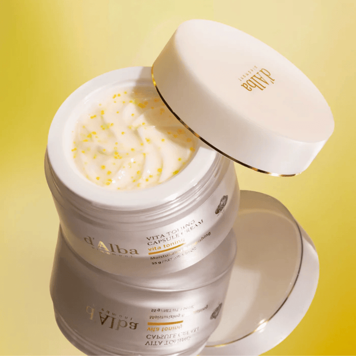 d'Alba Vita Toning Capsule Cream gezichtscrème – hydraterende crème met capsuletechnologie die helpt de huid te voeden en de textuur te egaliseren.