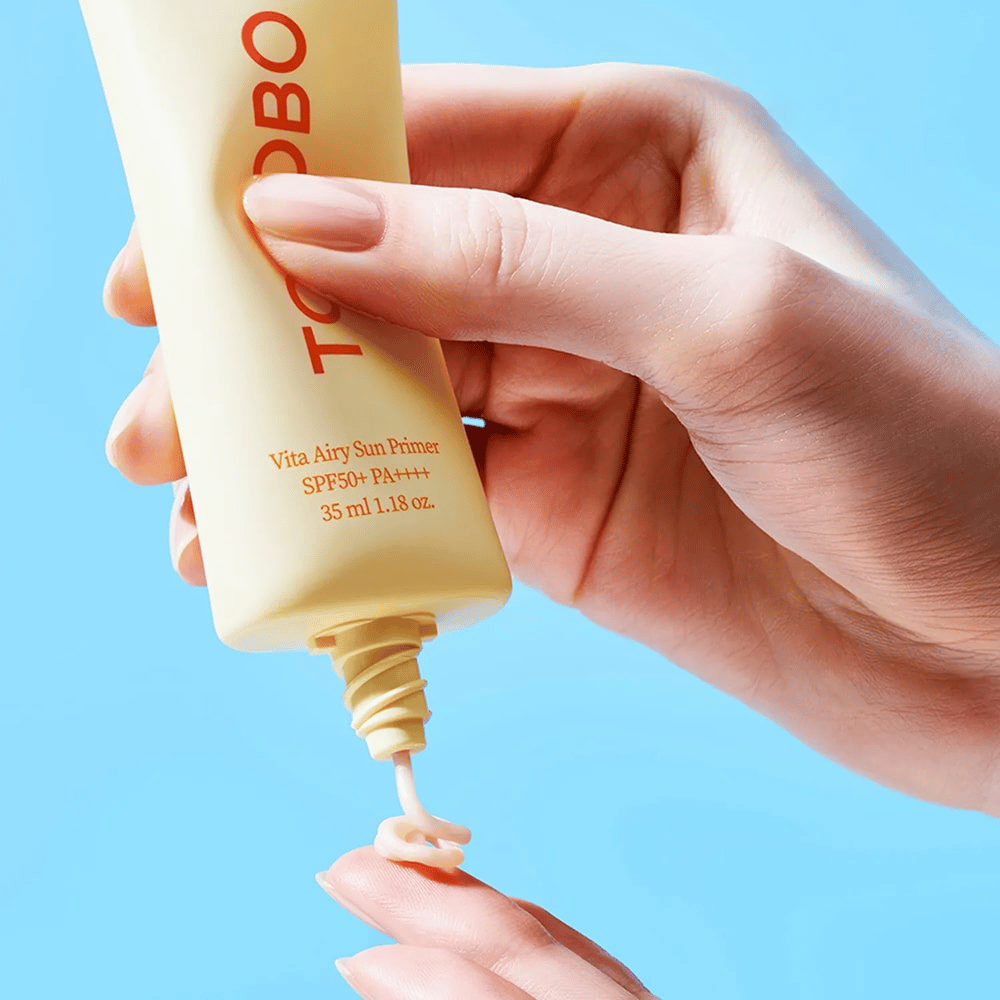 TOCOBO Vita Airy Sun Primer heeft een lichte en zijdezachte textuur die in de huid smelt zonder te plakken. Perfect als basis onder make-up - met hoge zonbescherming!