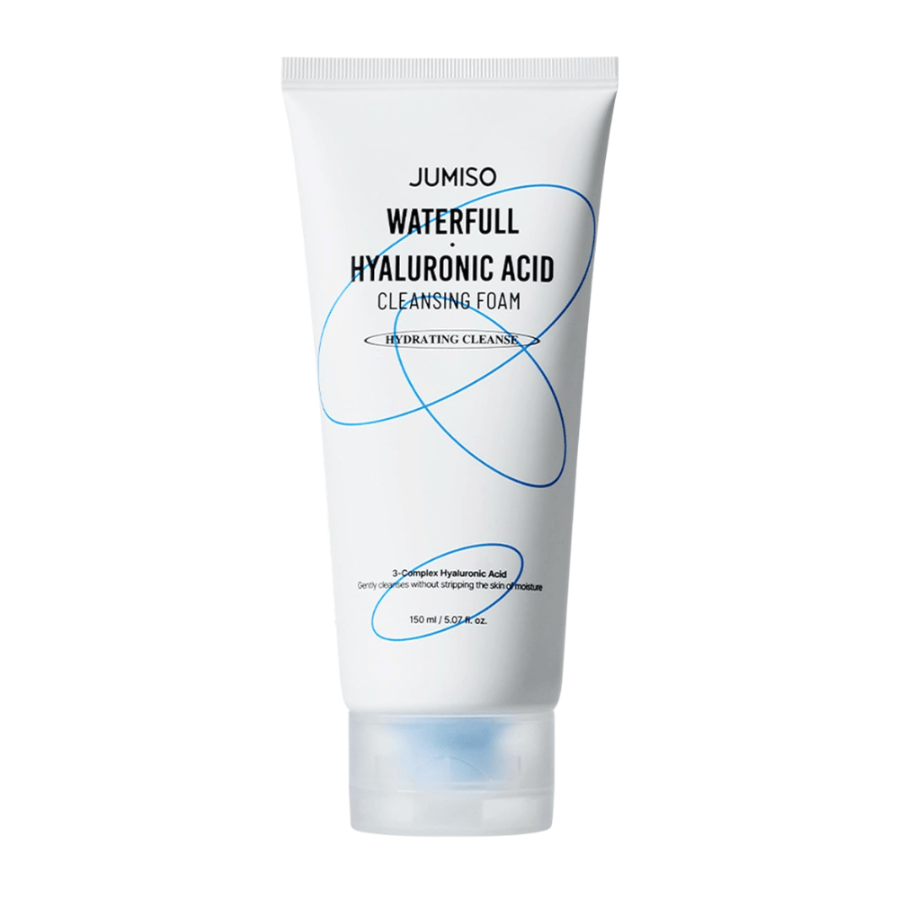 Jumiso Waterfull Hyaluronic Acid Cleansing Foam gepresenteerd tegen een witte achtergrond. Hydraterende gezichtsreiniger met hyaluronzuur die de huid zacht reinigt zonder de natuurlijke vochtbalans van de huid te verstoren.