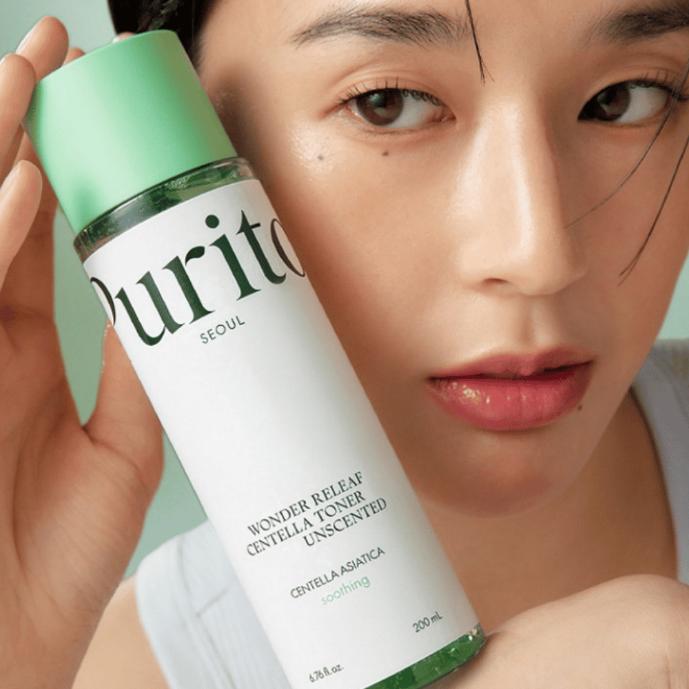 Purito Wonder Releaf Centella Toner Unscented is een zachte toner die hydrateert en de huid kalmeert met behulp van Centella Asiatica. Geurvrij en ideaal voor de gevoelige huid, helpt deze toner de vochtbarrière van de huid in balans te brengen en irritatie te verminderen.