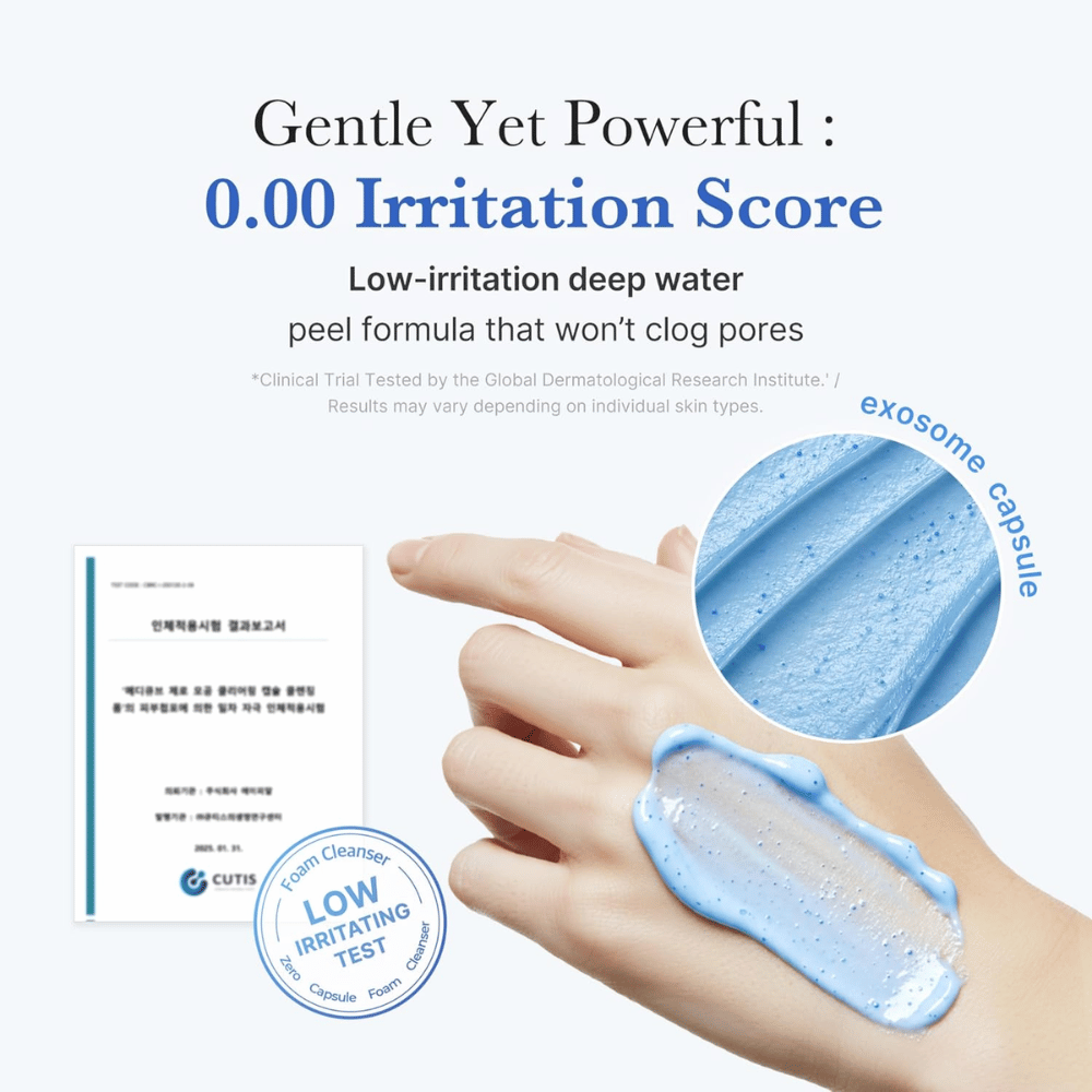 Medicube Zero Pore SA Clear Capsule Cleansing Foam – laag-irriterende reiniging met blauwe capsules die de huid zachtjes exfoliëren en poriën diep reinigen.