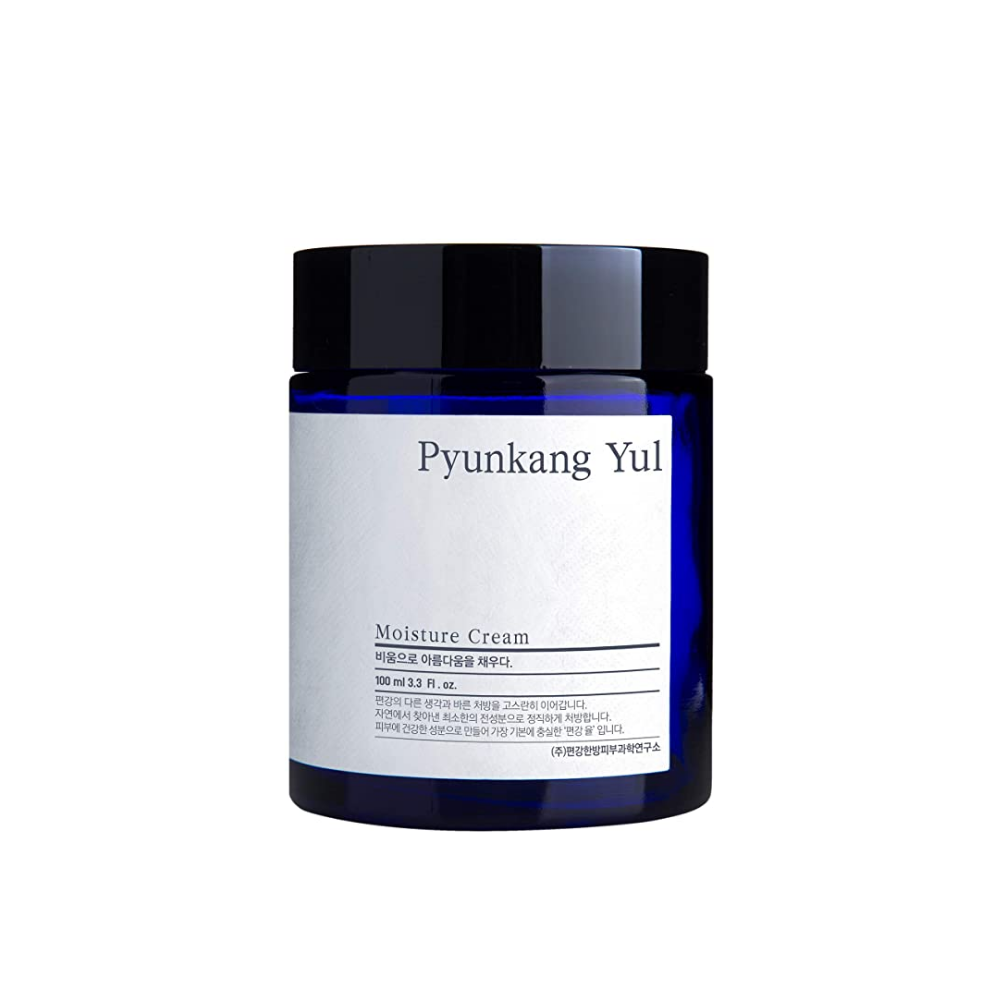 Een pot Pyunkang Yul Moisture Cream 100ml op een witte achtergrond met hydraterende eigenschappen.