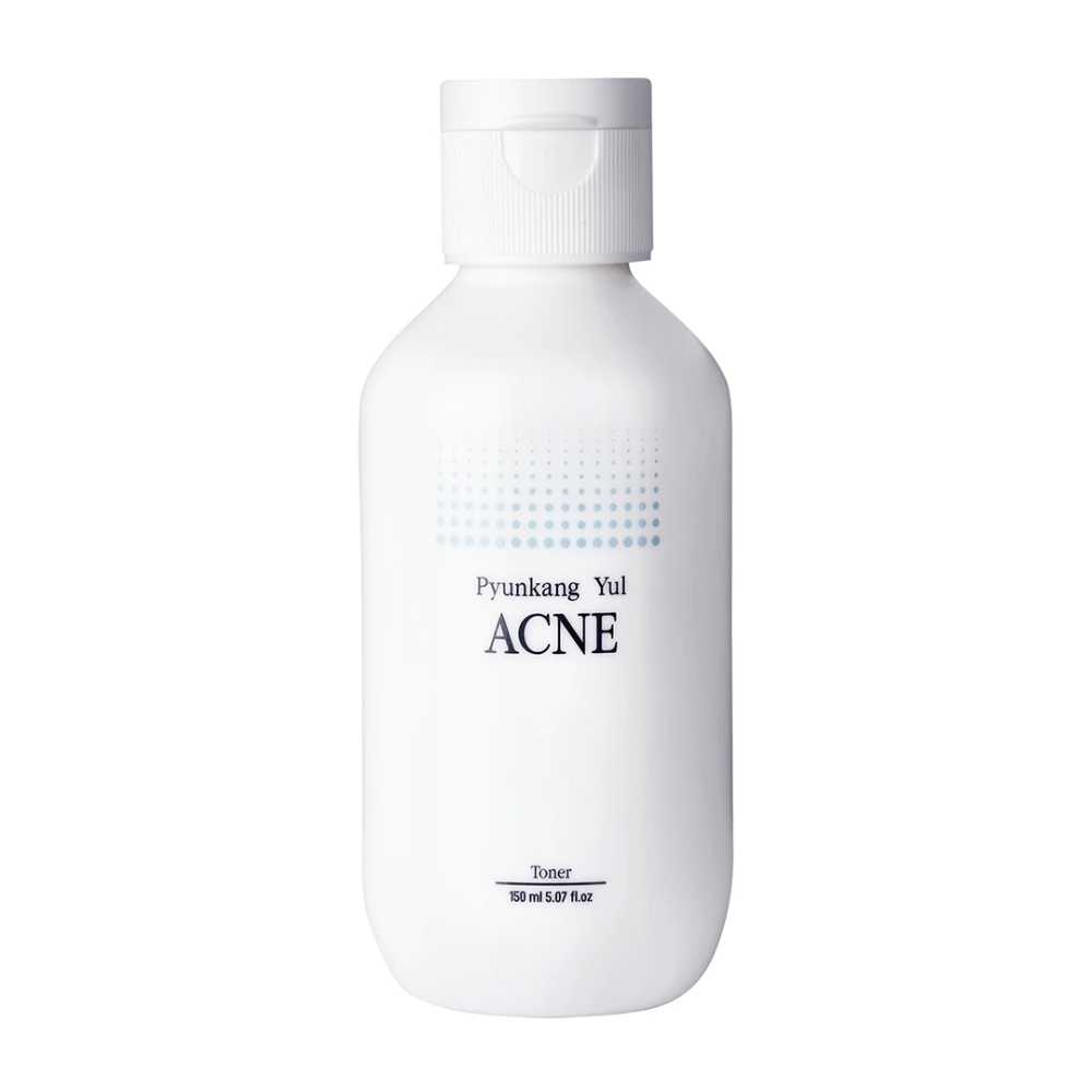 Een fles Pyunkang Yul Acne Toner 150ml op witte achtergrond.